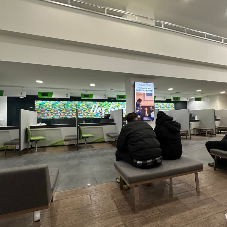 Garanti Bankası Şubesinde Yetersiz Gişe Hizmeti