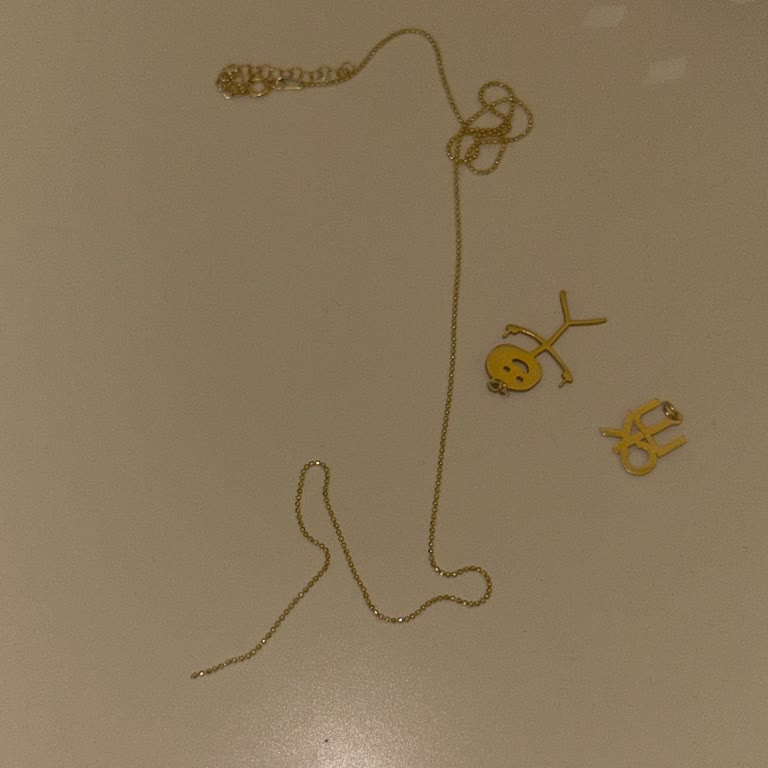 The Pheia Kalitesiz Zincir: Beklenmedik Hayal Kırıklığı!