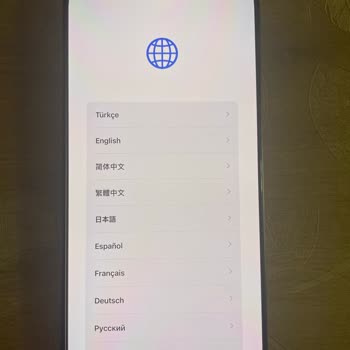 Sıfır Telefonum Çiziklerle Geldi Ve Müşteri Hizmetleri İlgisiz