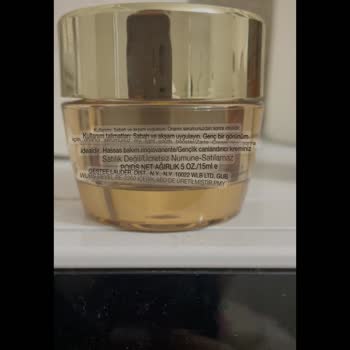 Estée Lauder Sent Promotional Items Instead of Full Set