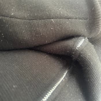 DeFacto'dan Aldığım Hırka Kısa Sürede Tiftiklenme Ve Tüylenme Sorunu Yaşattı