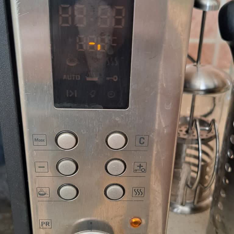 Simfer Fırının Dijital Ekranı Çalışmıyor, Çözüm Bekliyoruz