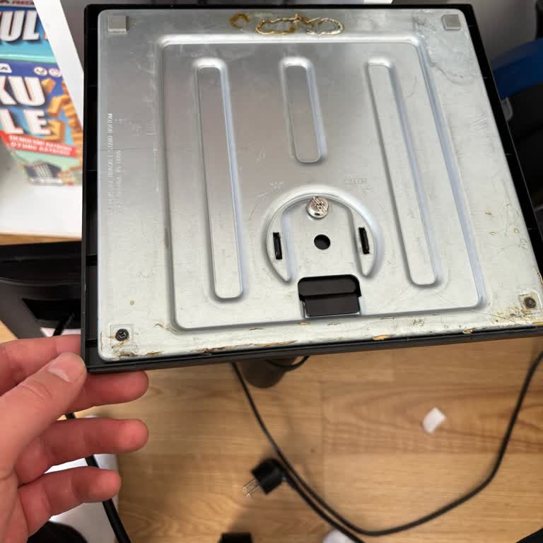 Samsung Yetkili Servisinde Monitör Kabusu: Eksik Parçalar Ve İlgisizlik