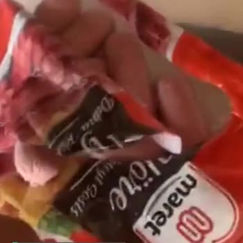 A101 Rafında Küflenmiş Sosis Vakası!