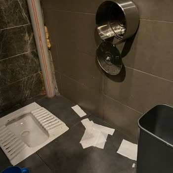 Hijyen Sorunları Ve İlgisiz Çalışanlar