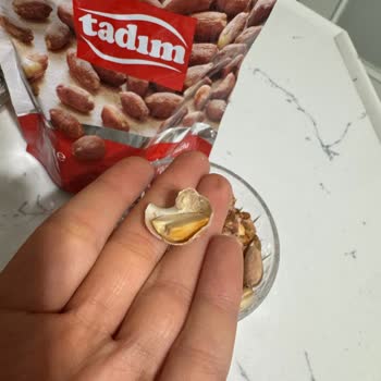 Kuruyemiş Paketinde Şok Edici Sürpriz