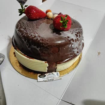 900 TL'lik Pasta Hayal Kırıklığı: Kuru Özür Yetmez!