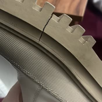 Calvin Klein Botların Kalitesi Hayal Kırıklığı Yarattı