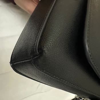 Calvin Klein Çantada Deri Soyulması Sorunu