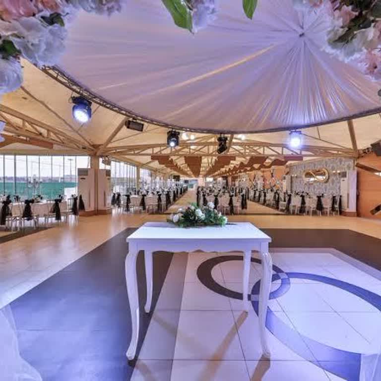 Düğün Kabusu: Wedding Palace'ta Hayal Kırıklığı