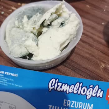 Sağlıksız Ürün: Küflü Erzurum Tulum Peyniri