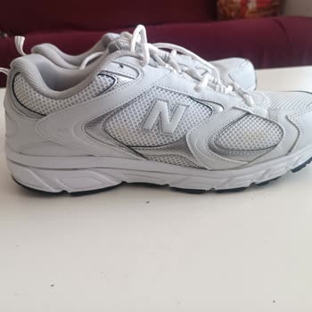 Calidad de zapatos New Balance no cumple expectativas