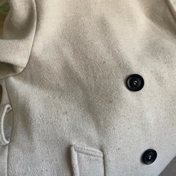 Bershka Refused My Return Request for a Coat That Pilled Excessively in a Month