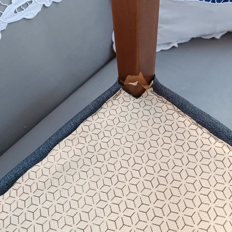 Ahşap Sandalyenin Dayanıklılığı Hayal Kırıklığı Yaratıyor