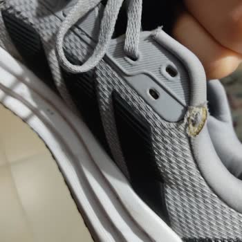 Deformación rápida e inesperada de zapatillas Adidas