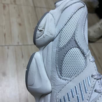 New Balance 9060 Ayakkabıda Kalite Sorunu Ve Güven Kaybı