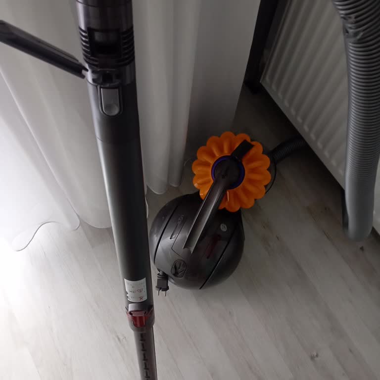 Dyson Süpürge: Beklentileri Karşılamayan Kısa Ömürlü Deneyim