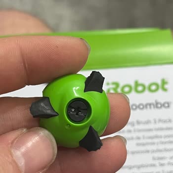 iRobot Roomba 693 Side Brushes Broke Instantly—Poor Quality