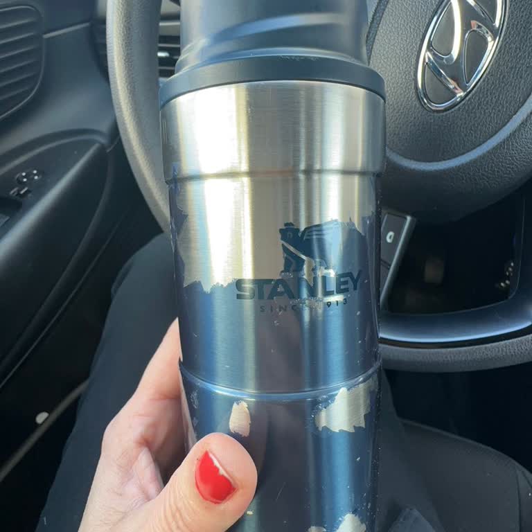 Stanley Termosun Boyası İlk Günden Soyuluyor