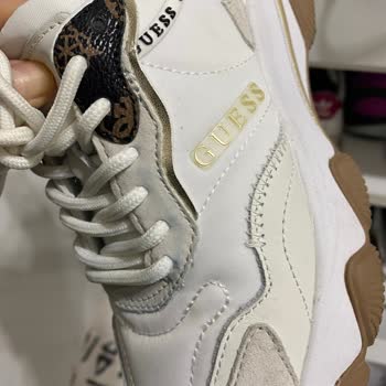 Guess Ayakkabıda Renk Değişimi Ve Yırtık Sorunu