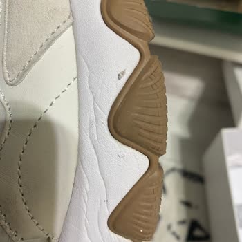 Guess Ayakkabıda Renk Değişimi Ve Yırtık Sorunu