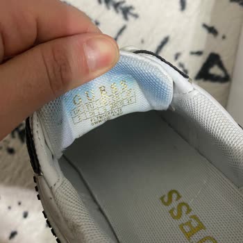 Guess Ayakkabıda Renk Değişimi Ve Yırtık Sorunu