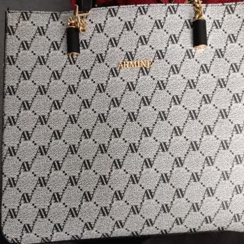 Armine Çanta Hayal Kırıklığı: Deformasyon Ve Ulaşılamayan Mağaza