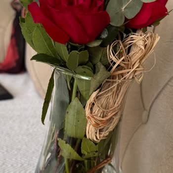 Hayal Kırıklığı Yaratan Yıl Dönümü Çiçekleri