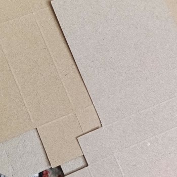 Yanlış Renk Ve Kalitede Gelen Kutular, İade Sürecinde Sorunlu İletişim