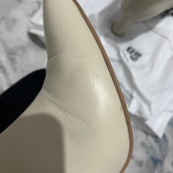 Derimod Mağaza Müdürünün Saygısız Tavrı Ve Ayakkabı Sorunu