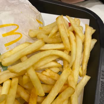 Keçiören McDonald's'ta Patateslerde Sürekli Kıl Çıkması