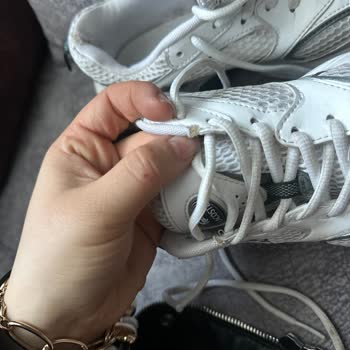 Lacoste Ayakkabının Kalitesiz Malzemesi Hayal Kırıklığı Yarattı