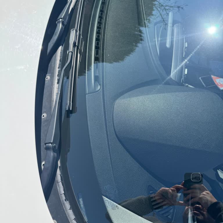 BMW 1.16i Ön Cam Fitili Sorunu Ve Değişim Talebi