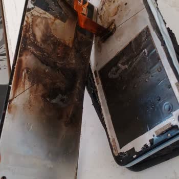 Tehlikeli Telefon: Casper'ın Şarjda Kıvılcım Çıkaran Cihazı