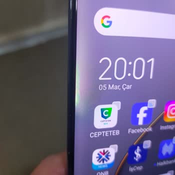 Tekno Spark 20 Pro Plus Ekranında Sürekli Yanan Yeşil Işık Sorunu