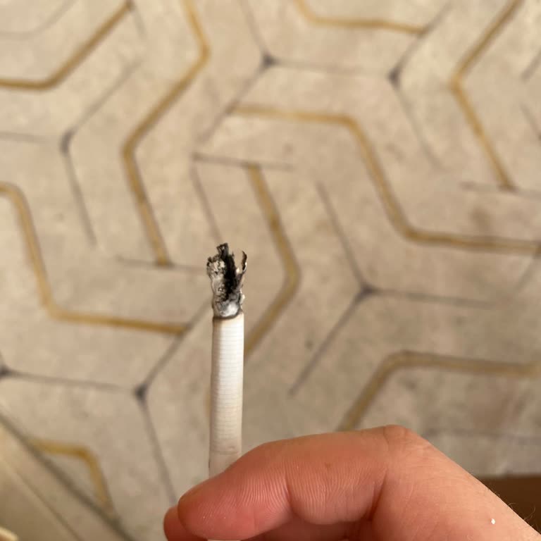 Marlboro Edge Sigaralarında Odun Parçaları Sorunu