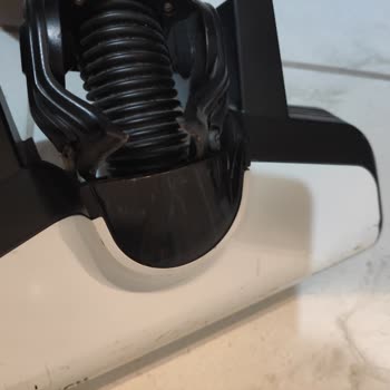 Bosch Seri 6 Süpürge Makinesinde Kronik Başlık Sorunu