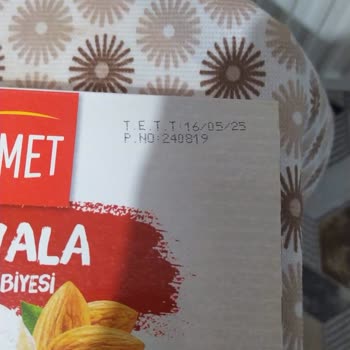 Kavala Kurabiyesinde Böcek Şoku: Sağlık Skandalı
