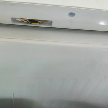 Altus Buzdolabında Tehlikeli Kablo Sorunu