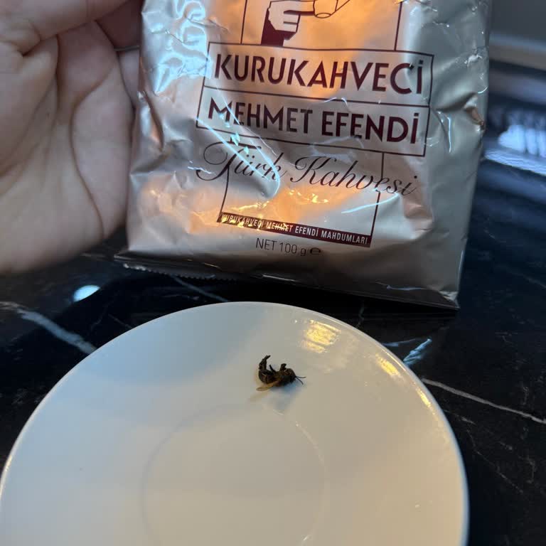 Kahvede Arı Çıkması Ve İtibar Kaybı