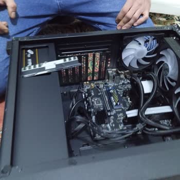 Pckolik.com Arızalı Bilgisayar Ve Kırık Parçalarla Gelen Hayal Kırıklığı