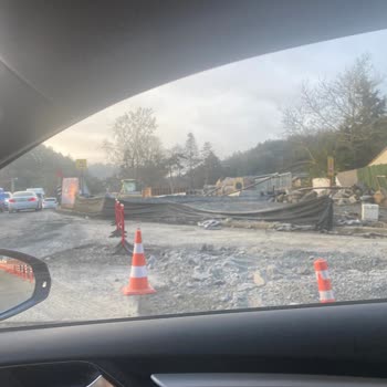 Kemerburgaz'da Bitmeyen Yol Çalışması Trafiği Çileye Dönüştürüyor