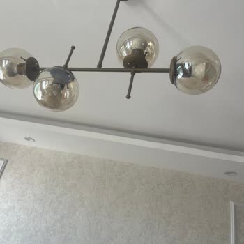 Mudo Avizeleri: Dayanıksız Tasarım Ve Çatlayan Camlar