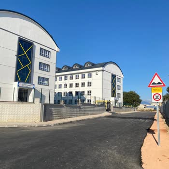 Yanlış Google Maps Adresi: Okulumuzun Gerçek Konumunu Düzeltin