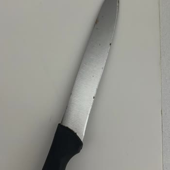 Paslanmaz Çelik Diye Satılan Bıçaklar Paslandı