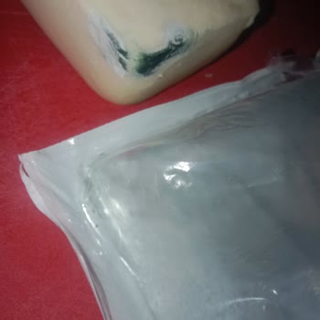 Torku Tost Peyniri: Son Kullanma Tarihi Geçmemiş Ama Küflü!