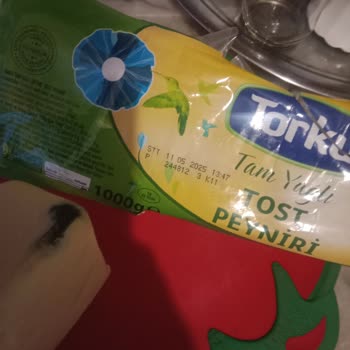Torku Tost Peyniri: Son Kullanma Tarihi Geçmemiş Ama Küflü!