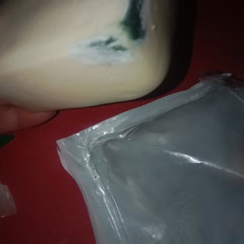 Torku Tost Peyniri: Son Kullanma Tarihi Geçmemiş Ama Küflü!