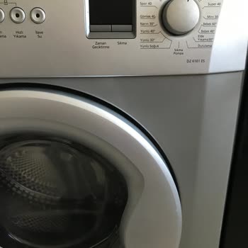 Yanık Kokusu Ve İlgisiz Servis