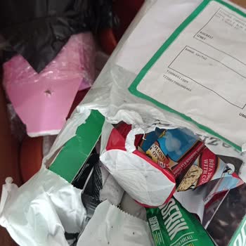 PTT Kargo İle Gelen Üründe Çöpler Çıktı